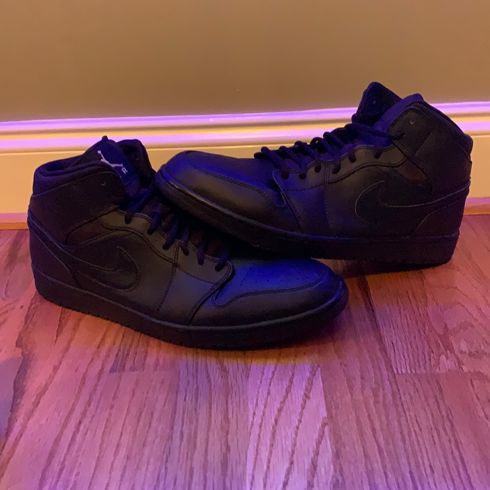 Black Nike Air Jordan 1 size 13